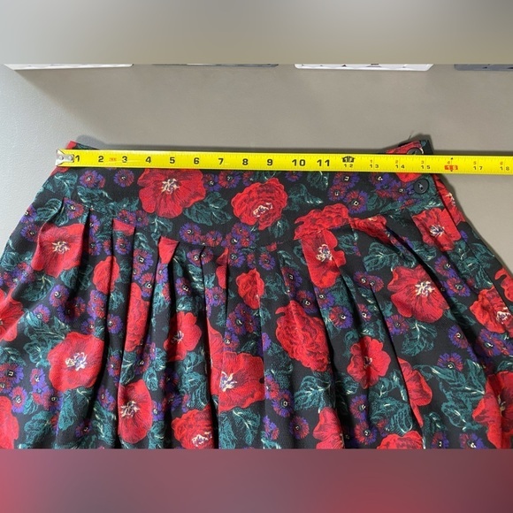 St. Michael at Marks & Spencer Vintage Floral Blazer and Skirt Set - Picture 12 of 16